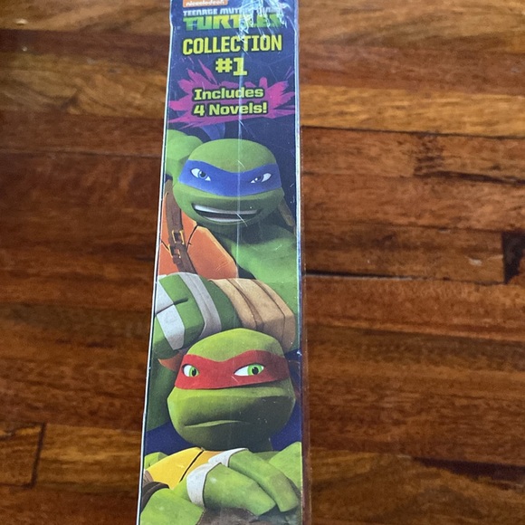 Nickelodeon Teenage Mutant Ninja Turtles box set Collection 1, 4 books, unopened - Picture 8 of 9